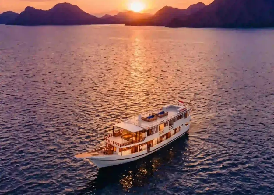 Ayvara Cruise at sunset among the islands
